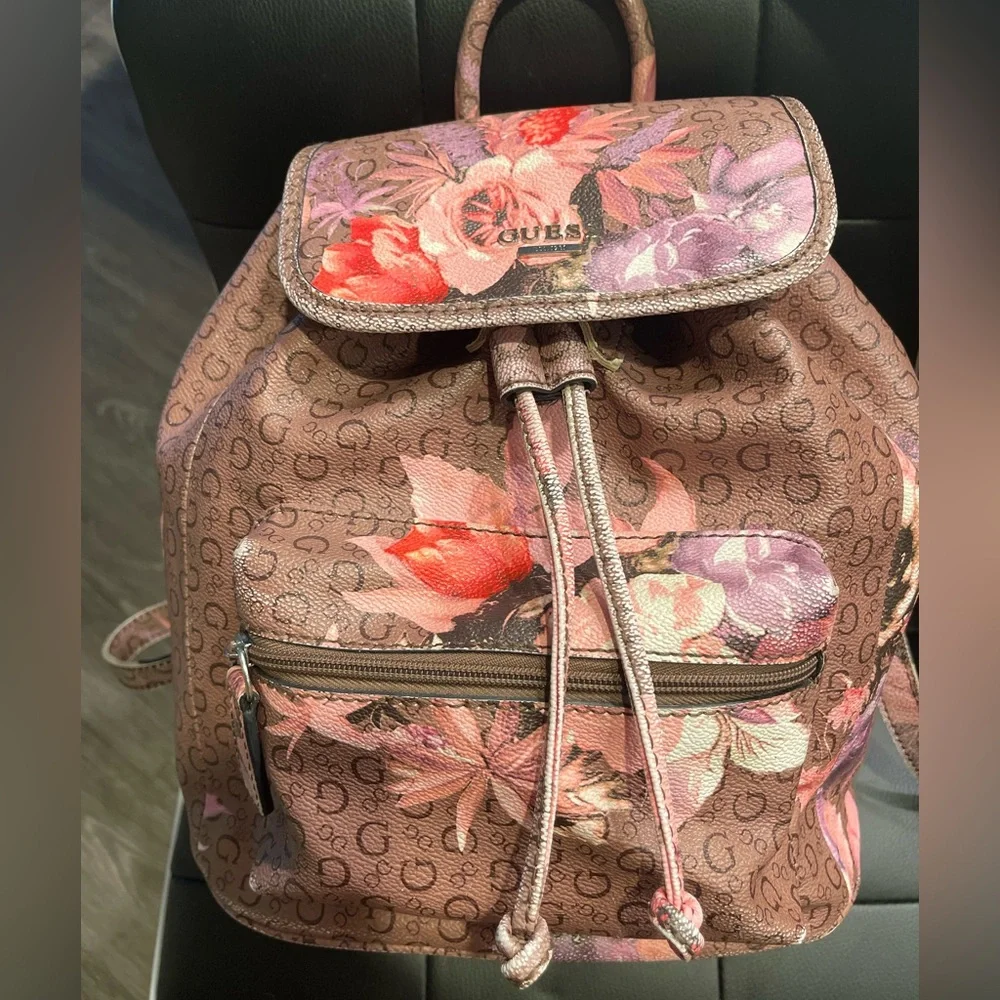 GUESS Backpack - Picture 2 of 9